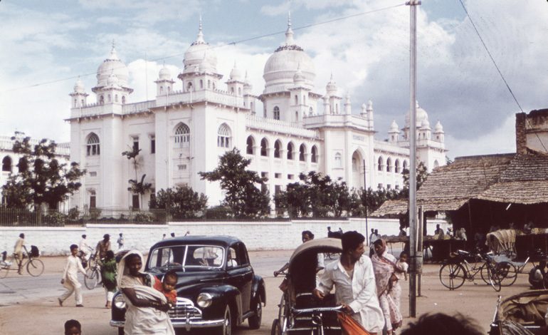 Mimar Ayla Karacabey’in gezi fotoğraflarını içeren arşivi Salt Araştırma’da çevrimiçi erişime açıldı