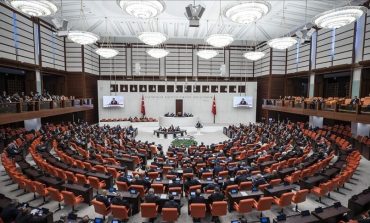 Fahiş site aidatlarına yönelik düzenlemeleri de içeren kanun teklifi yasalaştı