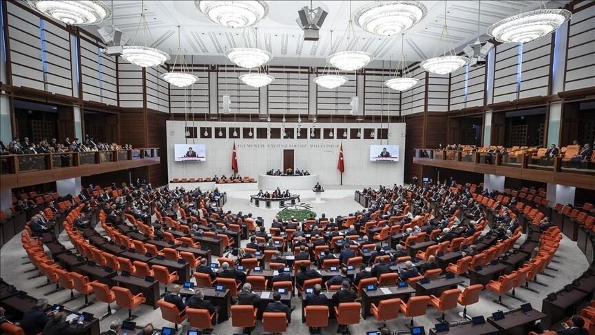 Fahiş site aidatlarına yönelik düzenlemeleri de içeren kanun teklifi yasalaştı