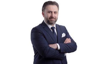 "Bir daireyi değil, bir sokağı satarsınız": Beyoğlu'nun Gayrimenkul Danışmanı Ömer Faruk Ordulu ile Söyleşi