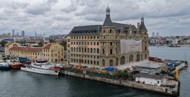 HAYDARPAŞA’NIN TEMELLERİNDE KRİTİK TESPİT: AHŞAP KAZIKLARIN YÜZDE 80’İ YOK OLMUŞ