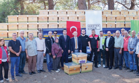 "1 Destek 1 Yuva" kampanyası, İzmir'de afetlerden etkilenen köylere umut oluyor