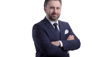 "Bir daireyi değil, bir sokağı satarsınız": Beyoğlu'nun Gayrimenkul Danışmanı Ömer Faruk Ordulu ile Söyleşi