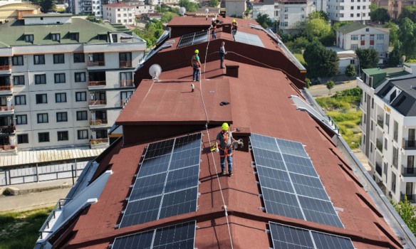 2 BİN METREKARE VE ÜZERİ YAPILARDA ENERJİ DÖNÜŞÜMÜ HIZ KAZANDI