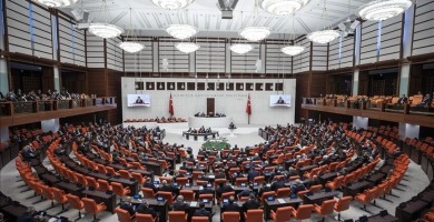 Fahiş site aidatlarına yönelik düzenlemeleri de içeren kanun teklifi yasalaştı